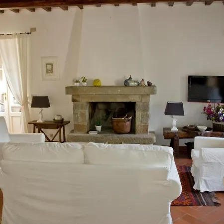 Casa Fiore Alla Fila, Tipica Casa Colonica Con Piscina Country house